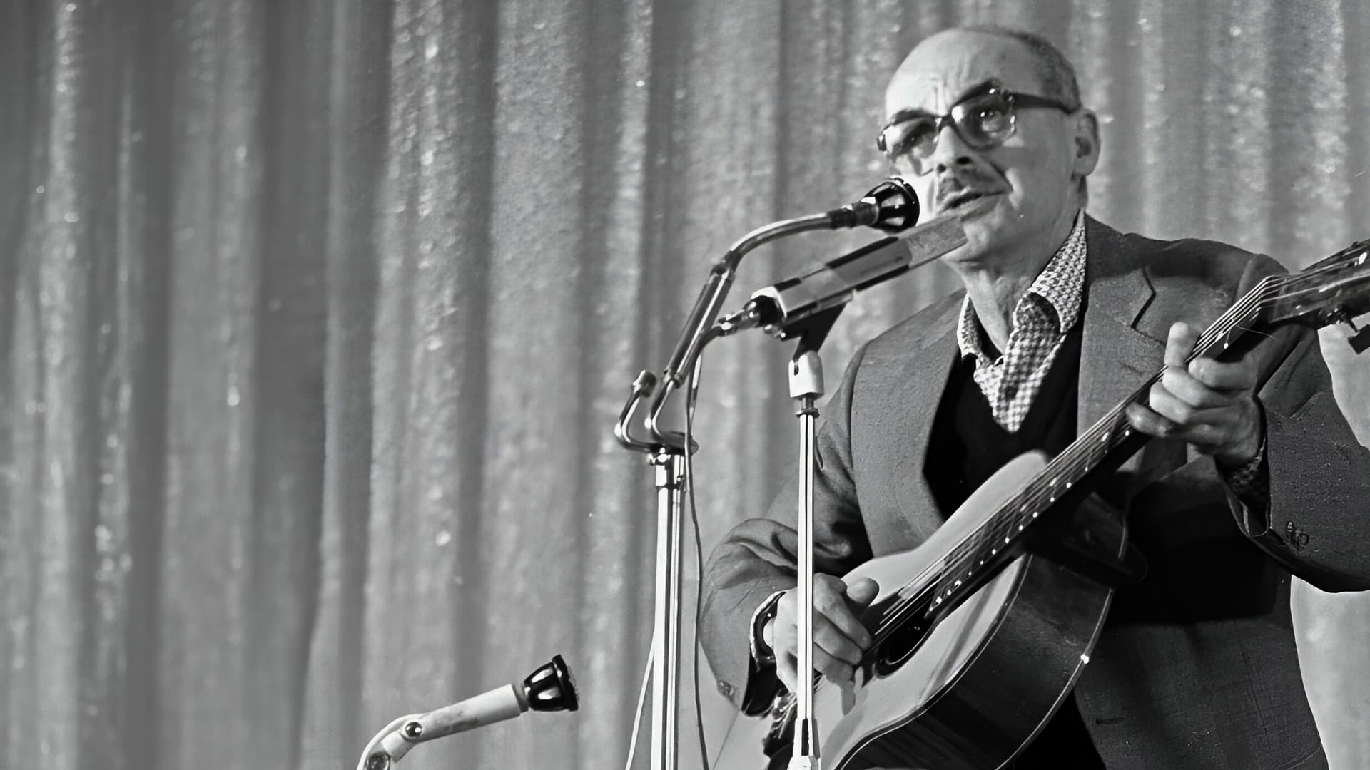 Булат Окуджава. Надежды маленький оркестрик...