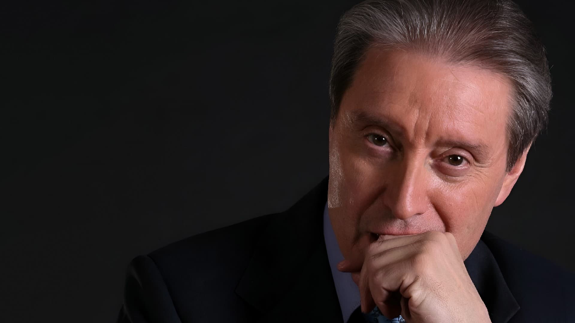 Атос влюбленными глазами